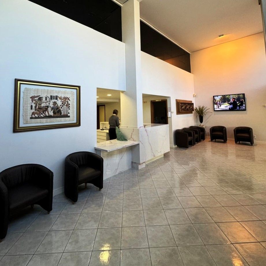 Clnica de Olhos Tomazelli  Oftalmologia Geral, Exames e Cirurgias - 